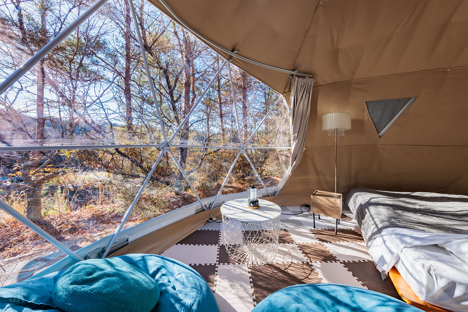 ドーム型グランピングテント