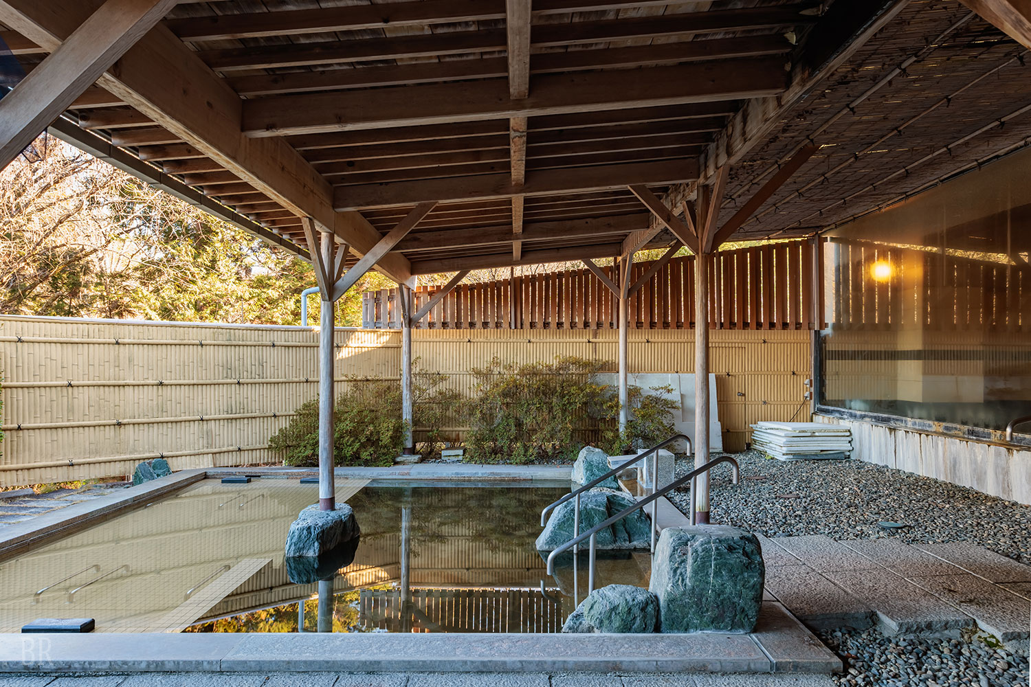 天然温泉・美肌の湯