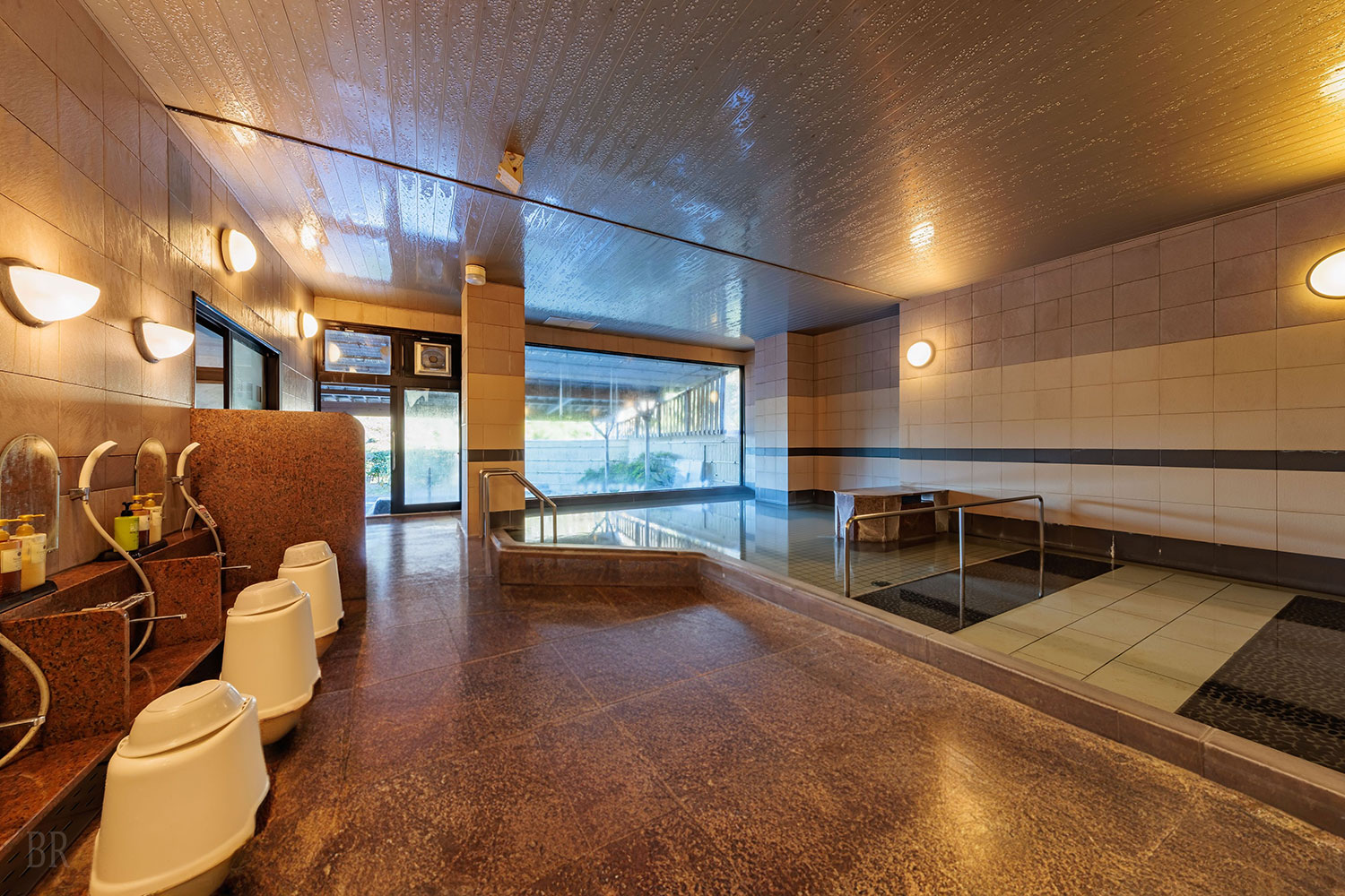 天然温泉・美肌の湯